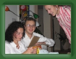 IMG_0026 * Sigrid, Nicolai and Alex are opening the gifts * 1600 x 1200 * (916KB)